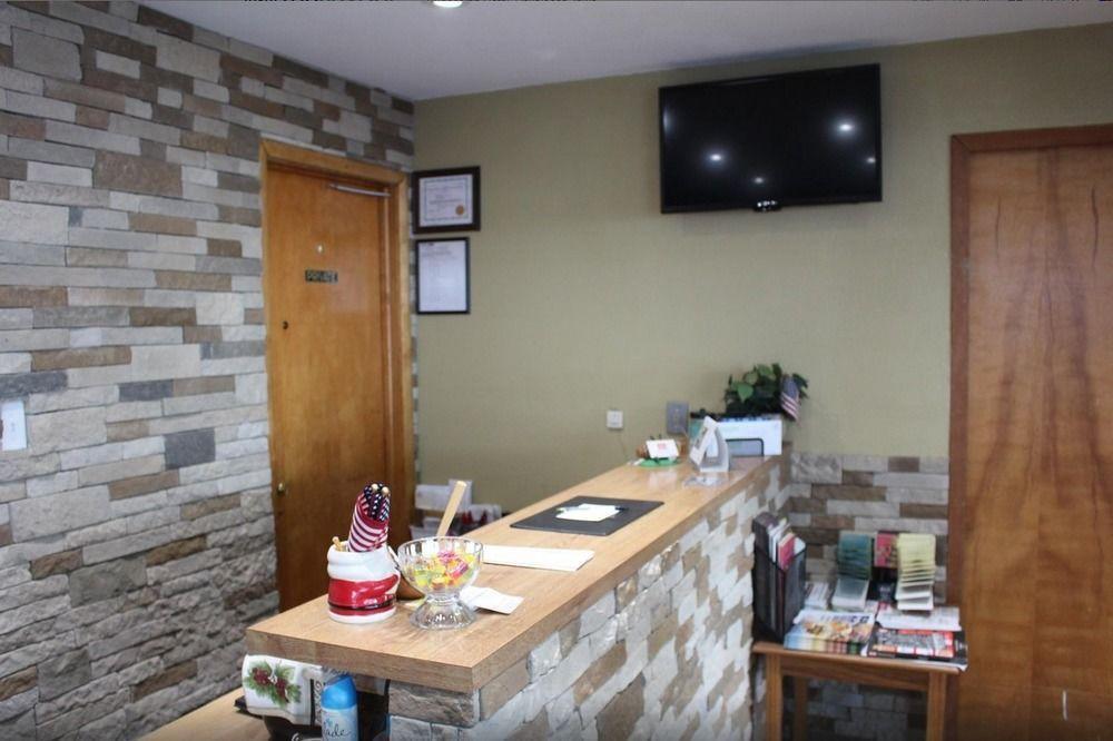 Budget Inn Oskaloosa מראה חיצוני תמונה