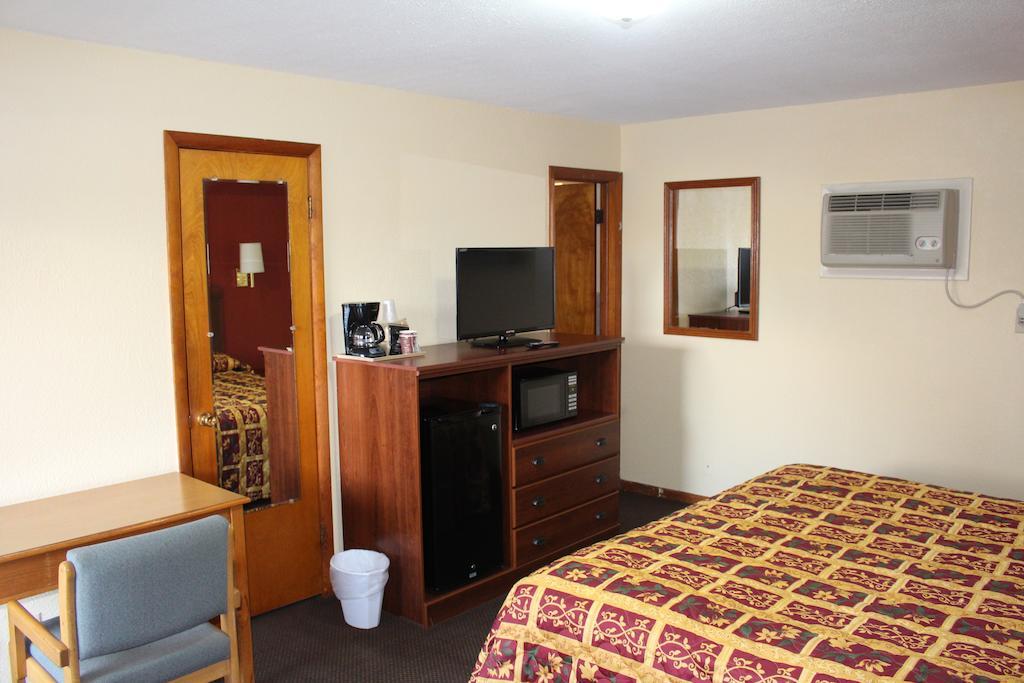 Budget Inn Oskaloosa מראה חיצוני תמונה